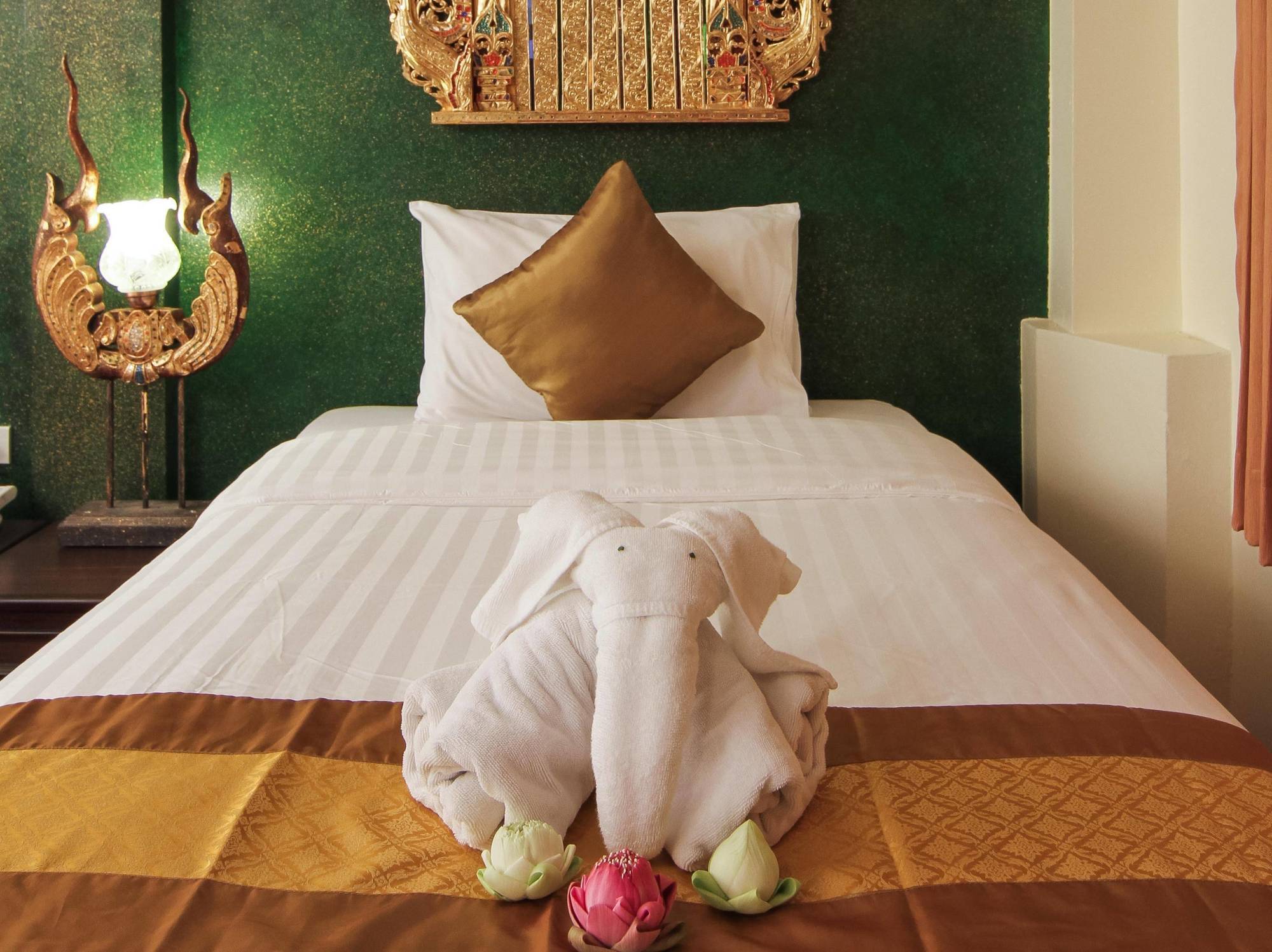 Pl Guesthouse Patong Dış mekan fotoğraf